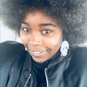 Meet your Posher, Joy